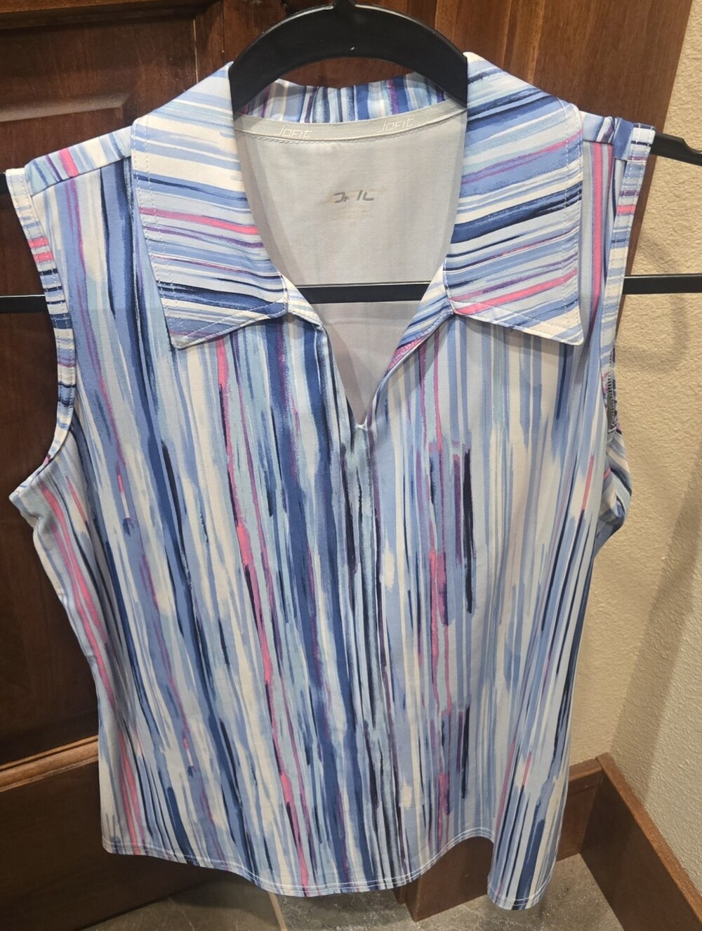 Jofit Sleeveless V-Neck Collar Top. Streak pattern of blues pinks & white. EUC!